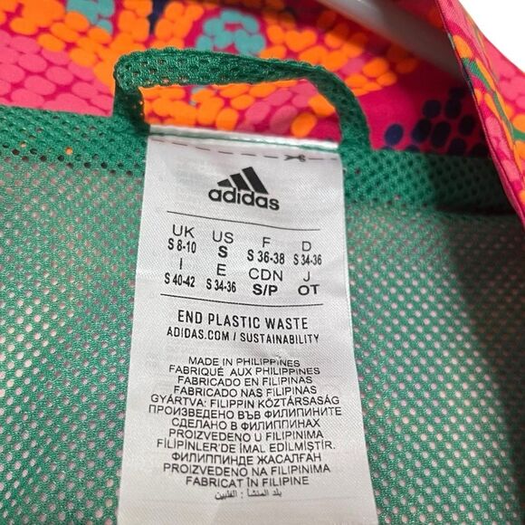 Welcome to my closet! - Picture 3 of 3